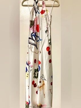 Urban Outfitters Everleigh Halter
Midi Dress/White Floral Satin w/Open Back: M